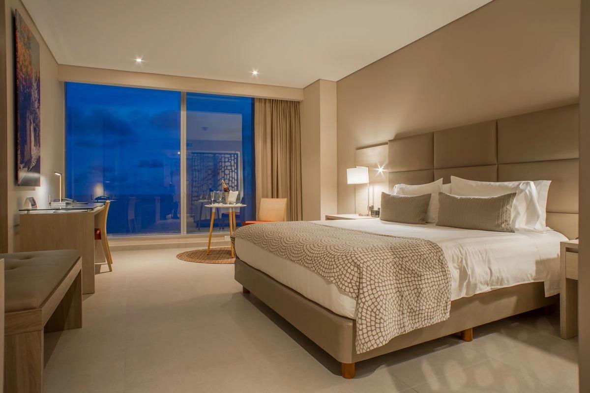 Junior Suite King con Balcón ESTELAR Cartagena de Indias Hotel & Centro de Convenciones Colombia - Cartagena Junior Suite King con Balcón ESTELAR Cartagena de Indias Hotel & Centro de Convenciones Colombia - Cartagena